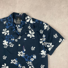 Charger l'image dans la galerie, chemise-hawaienne-a-fleurs-bleue-marine
