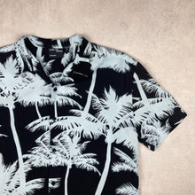 Charger l'image dans la galerie, chemise-hawaienne-a-fleurs-homme
