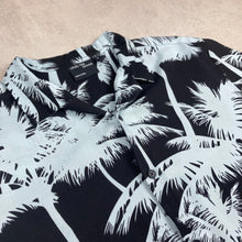 Charger l'image dans la galerie, chemise-hawaienne-a-fleurs-homme
