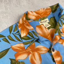 Charger l&#39;image dans la galerie, chemise-hawaienne-a-fleurs-homme-bleu-et-orange
