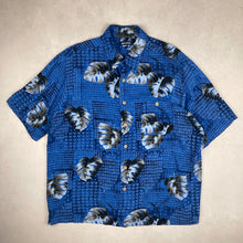 Charger l'image dans la galerie, chemise-hawaienne-a-fleurs-homme-bleue
