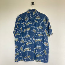 Charger l&#39;image dans la galerie,      chemise-hawaienne-a-fleurs-homme-bleue-vintage
