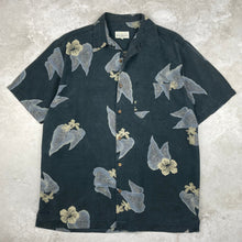 Charger l&#39;image dans la galerie, chemise-hawaienne-a-fleurs-homme-en-soie

