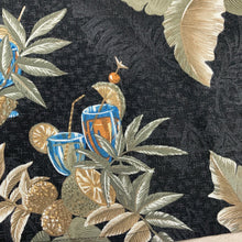 Charger l'image dans la galerie, chemise-hawaienne-a-fleurs-homme-noire
