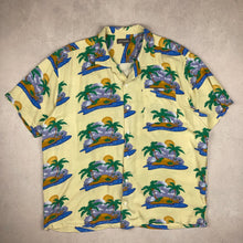 Charger l'image dans la galerie, chemise-hawaienne-a-fleurs-jaune-homme
