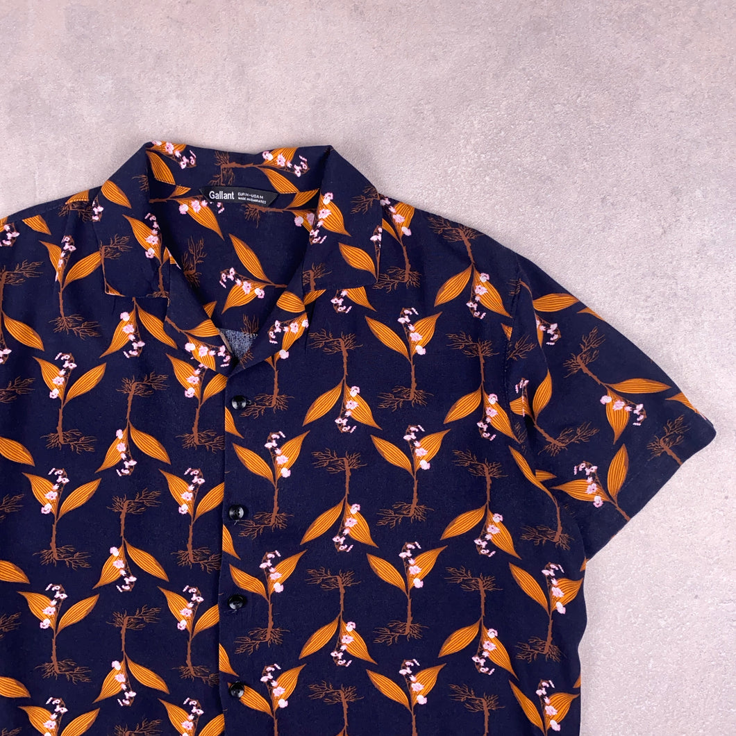 chemise-hawaienne-a-fleurs-marine-et-orange
