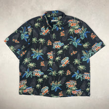 Charger l&#39;image dans la galerie, chemise-hawaienne-a-fleurs-motifs-voitures-homme-noire

