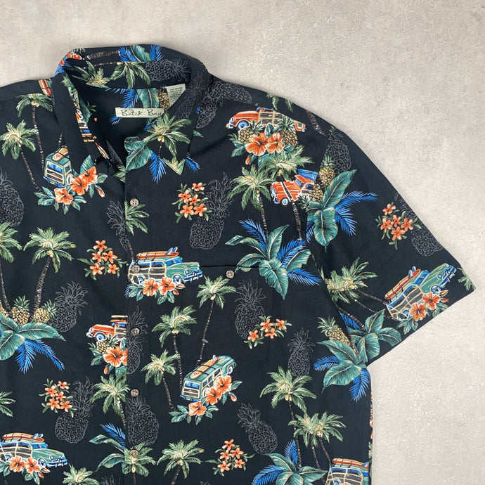 chemise-hawaienne-a-fleurs-motifs-voitures-homme-noire