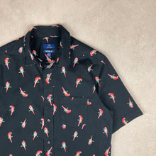 Charger l'image dans la galerie, chemise-hawaienne-a-fleurs-noire-homme
