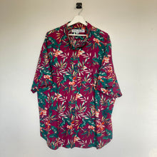 Charger l&#39;image dans la galerie,      chemise-hawaienne-homme-a-fleurs-bordeaux
