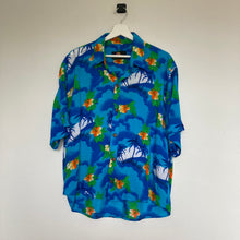 Charger l&#39;image dans la galerie,      chemise-hawaienne-homme-a-fleurs-multicolores-vintage
