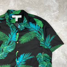 Charger l&#39;image dans la galerie, chemise-hawaienne-homme-a-fleurs-old-navy
