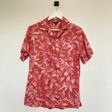 Charger l&#39;image dans la galerie,      chemise-hawaienne-homme-a-fleurs-rose-rouge-vintage
