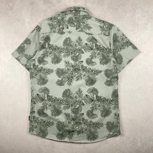 Charger l&#39;image dans la galerie, chemise-hawaienne-verte-kaki-a-fleurs
