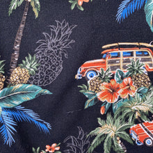 Charger l&#39;image dans la galerie, chemise-hawaienne-vintage-a-fleurs-noire-en-rayon
