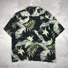 Charger l&#39;image dans la galerie, chemise-hawaienne-vintage-homme-a-fleurs
