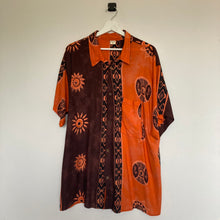 Charger l&#39;image dans la galerie,      chemise-hawaienne-vintage-homme-a-fleurs-et-a-motifs-orange
