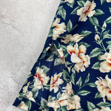 Charger l&#39;image dans la galerie, chemise-hawaienne-vintage-homme-a-fleurs-made-in-hawaii
