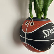 Charger l&#39;image dans la galerie, deco-basket-nba-ballon-de-basketball-planter-pot-de-fleurs-spalding

