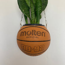 Charger l&#39;image dans la galerie, deco-chambre-basket-nba-ballon-de-basketball-planter-molten-pot-de-fleurs-plante
