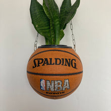 Charger l&#39;image dans la galerie, deco-chambre-basket-nba-ballon-de-basketball-planter-spalding-pot-de-fleurs-plante
