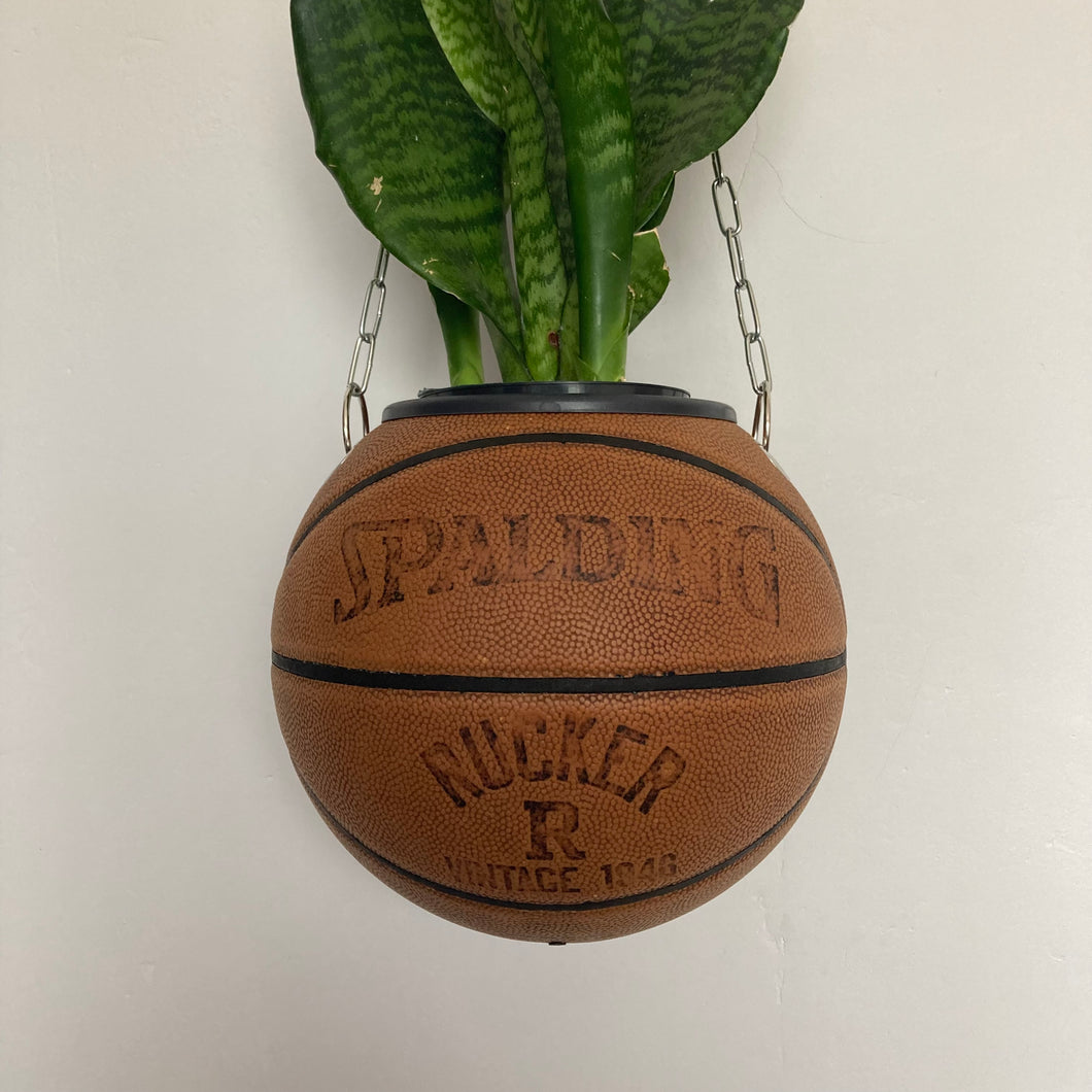 deco-chambre-basket-nba-ballon-de-basketball-planter-spalding-vintage-pot-de-fleurs-plante