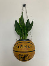 Charger l&#39;image dans la galerie, deco-chambre-basket-nba-ballon-de-basketball-planter-tarmak-pot-de-fleurs-plante
