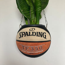 Charger l&#39;image dans la galerie,      decoration-basket-nba-sneakers-room-ballon-de-basketball-planter-pot-de-fleurs-spalding

