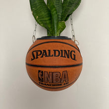 Charger l&#39;image dans la galerie, decoration-basket-nba-spalding-ballon-de-basketball-planter-deco-pot-de-fleurs
