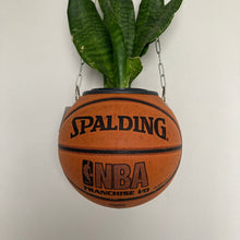 Charger l&#39;image dans la galerie, decoration-basket-nba-spalding-ballon-de-basketball-planter-deco-pot-de-fleurs
