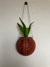 Charger l'image dans la galerie, decoration-basketball-ballon-de-basket-pot-de-fleurs-spalding
