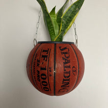 Charger l'image dans la galerie, decoration-basketball-ballon-de-basket-pot-de-fleurs-spalding
