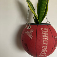 Charger l'image dans la galerie, ballon-de-basket-pot-de-fleurs-spalding-chicago-bulls-vintage
