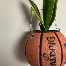 Charger l&#39;image dans la galerie, ballon-de-basket-pot-de-fleurs-spalding-nba-classique
