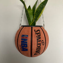Charger l&#39;image dans la galerie, ballon-de-basket-pot-de-fleurs-spalding-nba-classique
