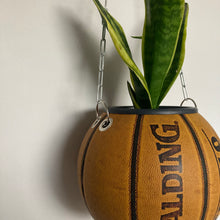 Charger l'image dans la galerie, ballon-de-basket-pot-de-fleurs-spalding-tf250
