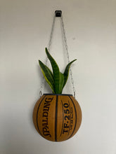 Charger l'image dans la galerie, ballon-de-basket-pot-de-fleurs-spalding-tf250
