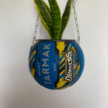 Charger l&#39;image dans la galerie, decoration-basketball-deco-nba-plante-ballon-basket-tarmak-bleu-pot-de-fleurs
