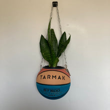 Charger l&#39;image dans la galerie,    decoration-de-basket-deco-nba-basketball-planter-ballon-de-basket-tarmak-pot-de-fleurs
