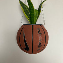 Charger l'image dans la galerie, ballon-de-basket-pot-de-fleurs-nike-marron
