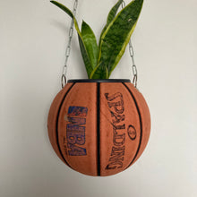 Charger l'image dans la galerie, decoration-de-basketball-ballon-de-basket-pot-de-fleurs-spalding
