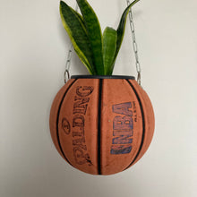 Charger l'image dans la galerie, decoration-de-basketball-ballon-de-basket-pot-de-fleurs-spalding
