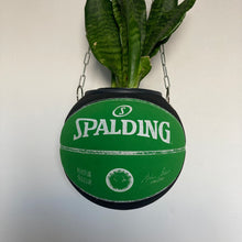 Charger l&#39;image dans la galerie, decoration-de-basketball-planter-ballon-de-basket-celtics-spalding-nba
