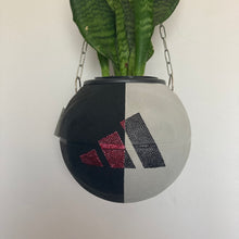 Charger l&#39;image dans la galerie, decoration-nba-ballon-de-basket-adidas-vintage-pot-de-fleur-basketball-planter

