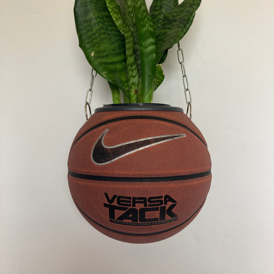    decoration-nba-sneakers-room-ballon-de-basketball-planter-pot-de-fleurs-nike