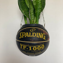 Charger l&#39;image dans la galerie,      decoration-nba-sneakers-room-ballon-de-basketball-planter-pot-de-fleurs-spalding-vintage
