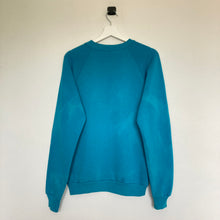 Charger l&#39;image dans la galerie,     pull-vintage-homme-oversize-turquoise-made-in-usa
