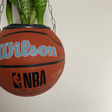 Charger l&#39;image dans la galerie, decoration-basketball-planter-ballon-de-basket-wilson-grizzlies-pot-de-fleurs-original
