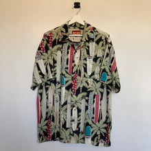 Charger l&#39;image dans la galerie, chemise-aloha-a-fleurs-homme-vintage-multicolore
