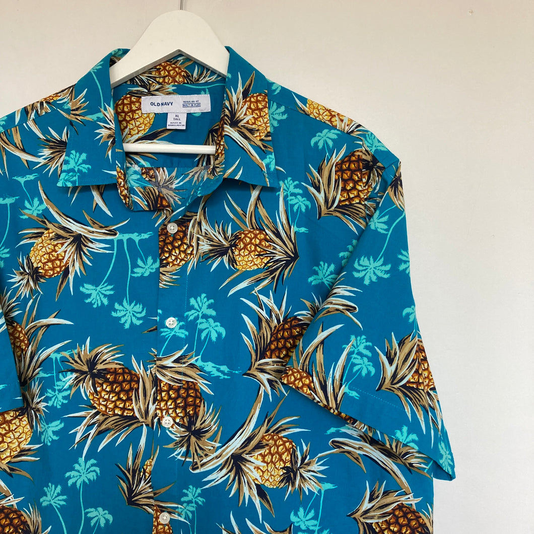 chemise-hawaienne-a-fleurs-homme-motifs-ananas